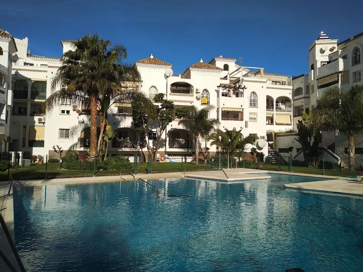 Apartamento con piscina y terraza junto a la playa Apartamento Benalmádena