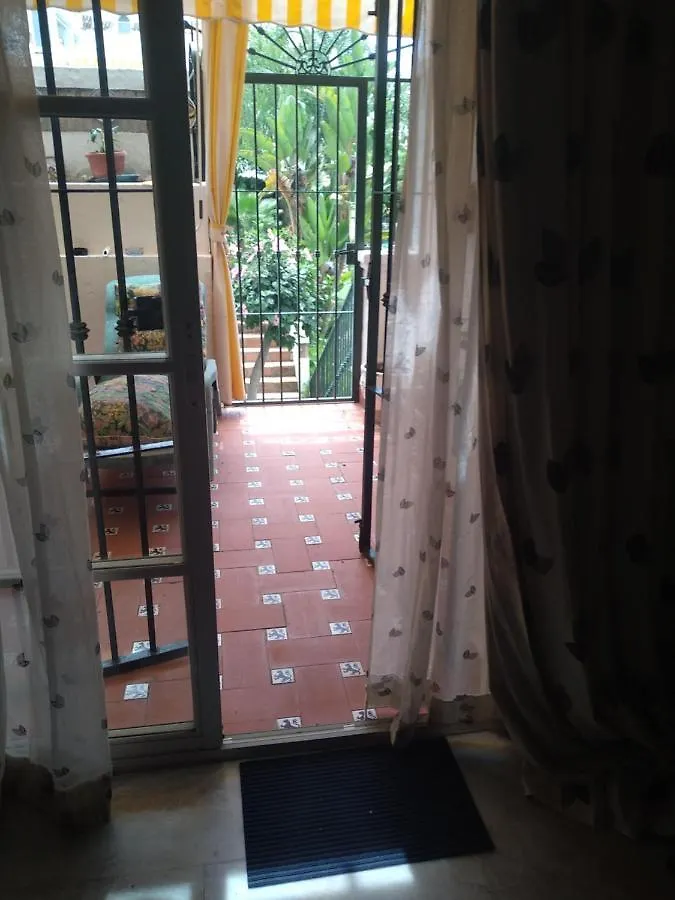 Apartamento con piscina y terraza junto a la playa Apartamento Benalmádena España