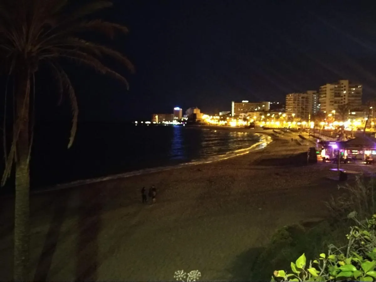 Apartamento con piscina y terraza junto a la playa Apartamento Benalmádena 0*,  España