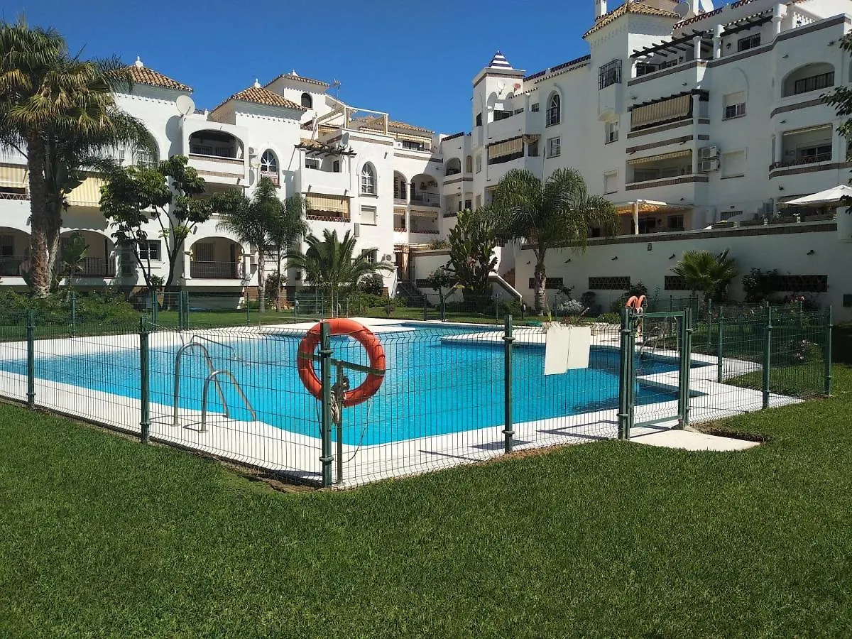 Apartamento con piscina y terraza junto a la playa Apartamento Benalmádena