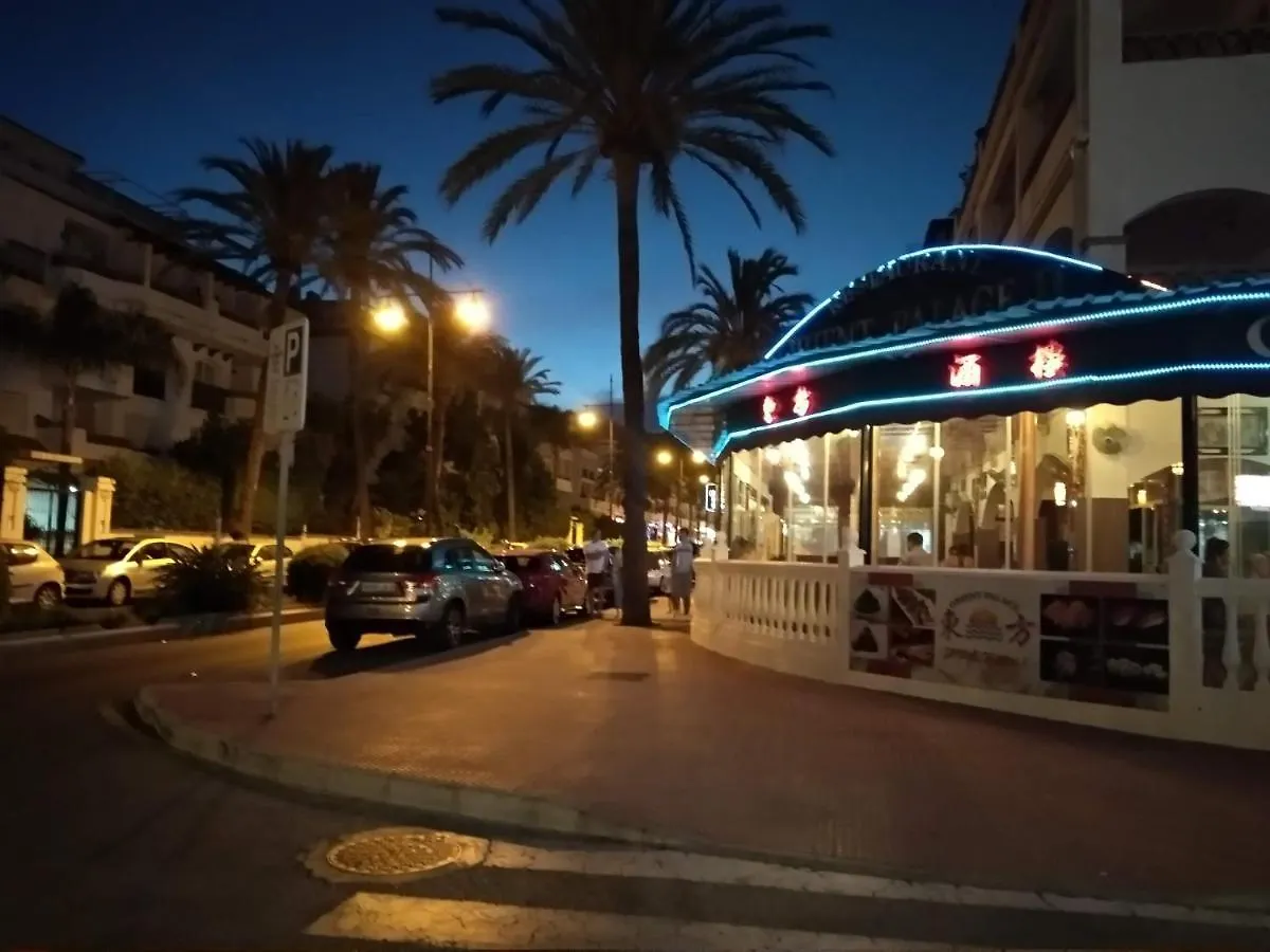 Apartamento con piscina y terraza junto a la playa Apartamento Benalmádena