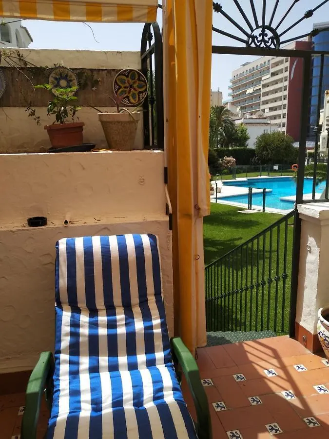 Apartamento con piscina y terraza junto a la playa Apartamento Benalmádena España