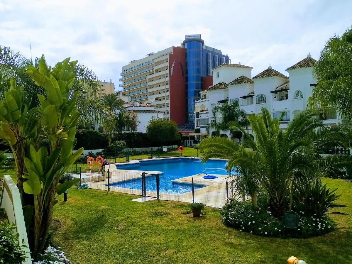 Apartamento Con Piscina Y Terraza Junto A La Playa contacts